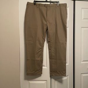 Classic Fit Khaki trousers